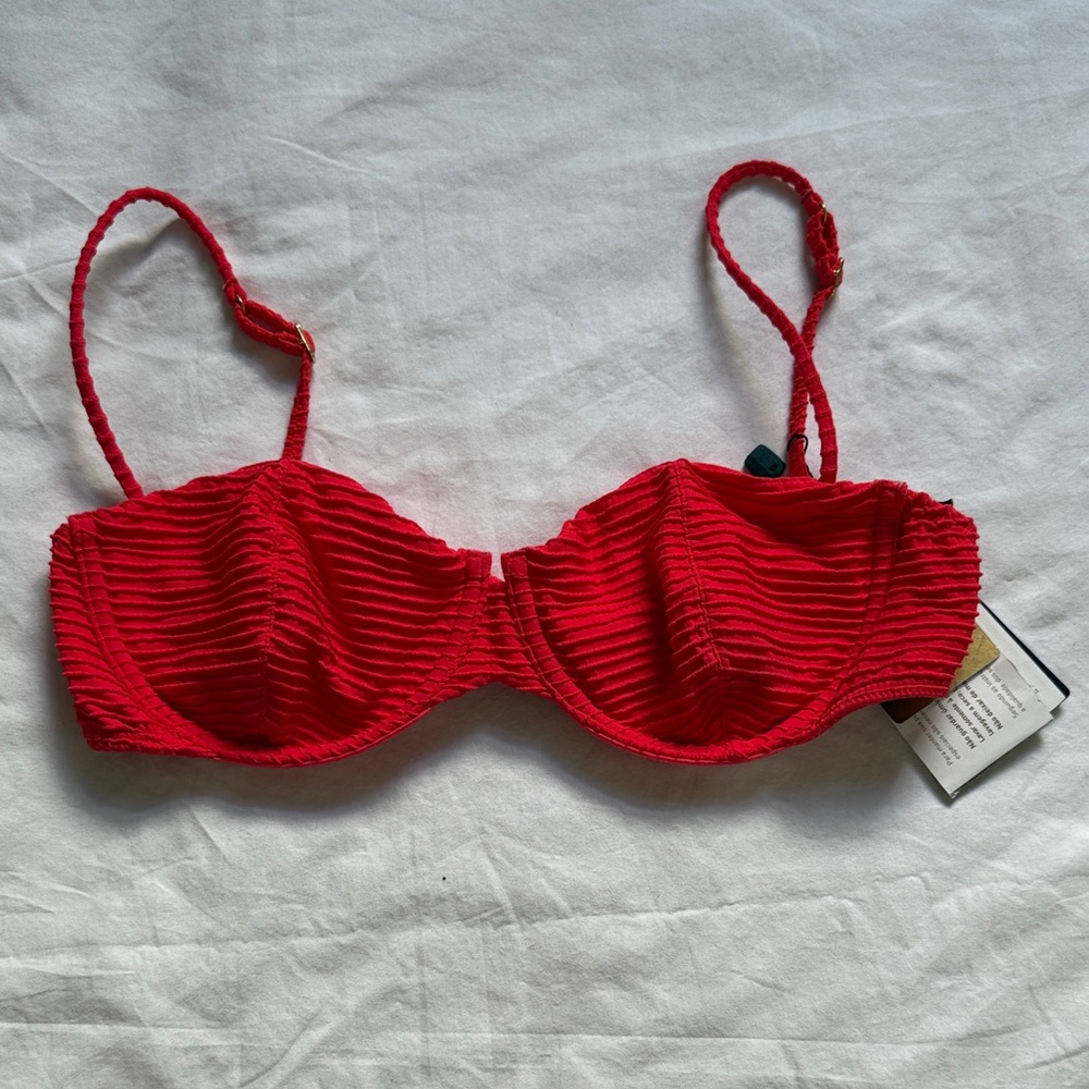 Vix Scarlet Ribbed Bikini Top.